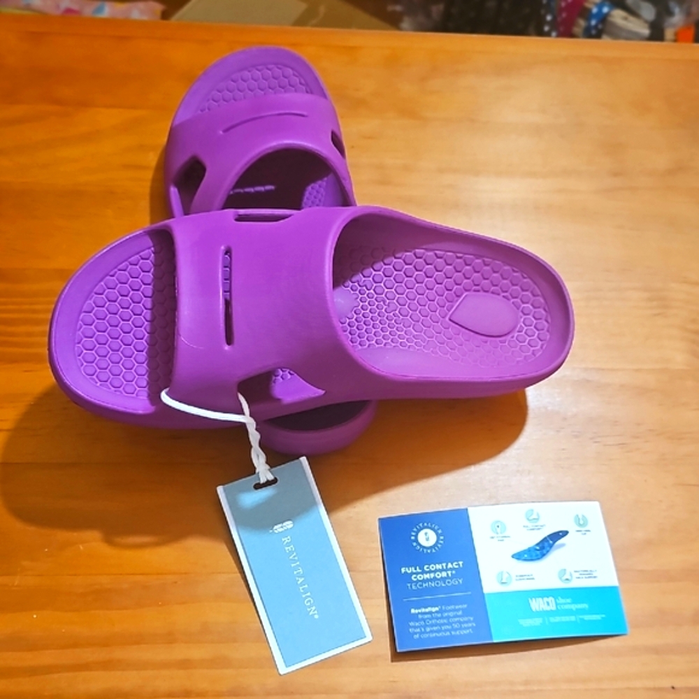 Revitalign  Fusion Strive Vibrant Orchid Recovery Slide Sandals Size 10 Wide